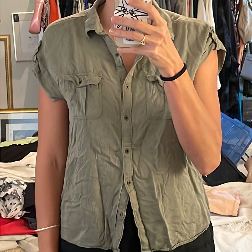 Olive green short sleeve top